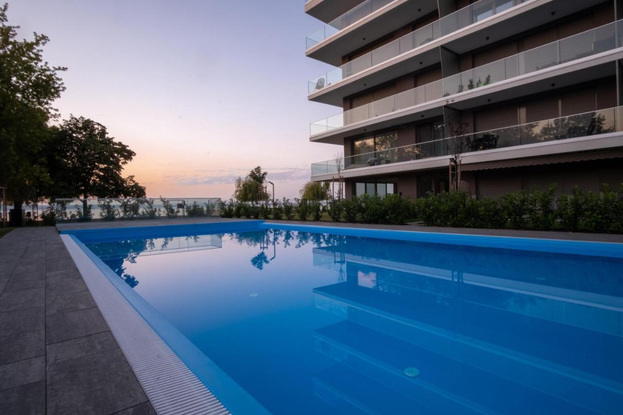 Myflat Coral Beach Apartment Siofok Luaran gambar